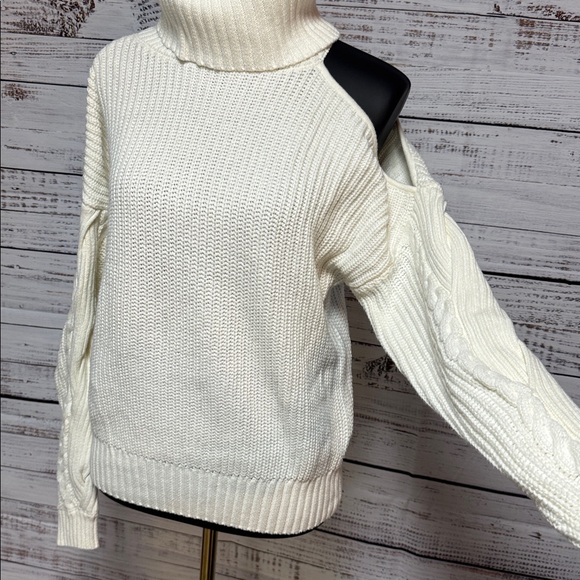 House of Harlow 1960 Cream Knit Sweater - Picture 2 of 7